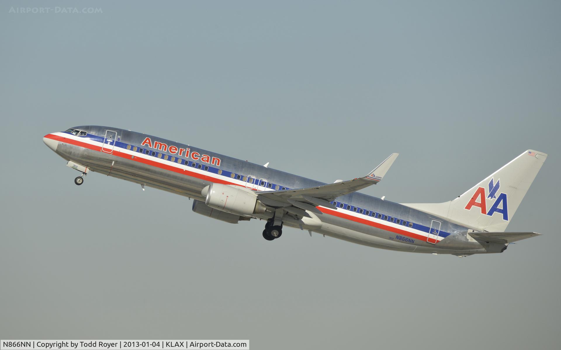 N866NN, 2010 Boeing 737-823 C/N 40584, Departing LAX