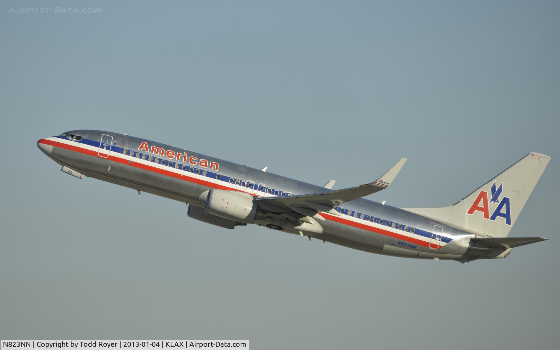 N823NN, 2010 Boeing 737-823 C/N 29560, Departing LAX