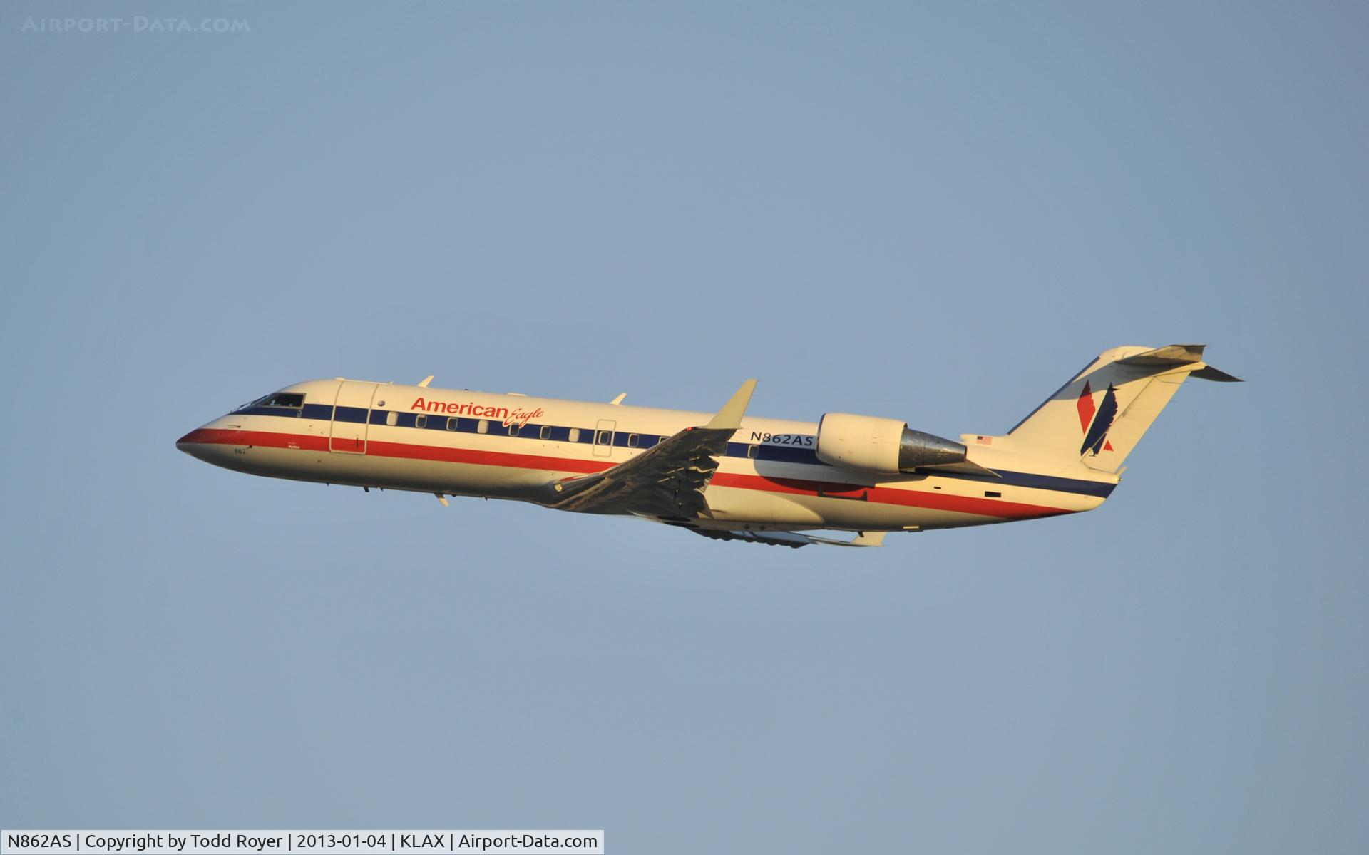 N862AS, 2001 Bombardier CRJ-200ER (CL-600-2B19) C/N 7476, Departing LAX