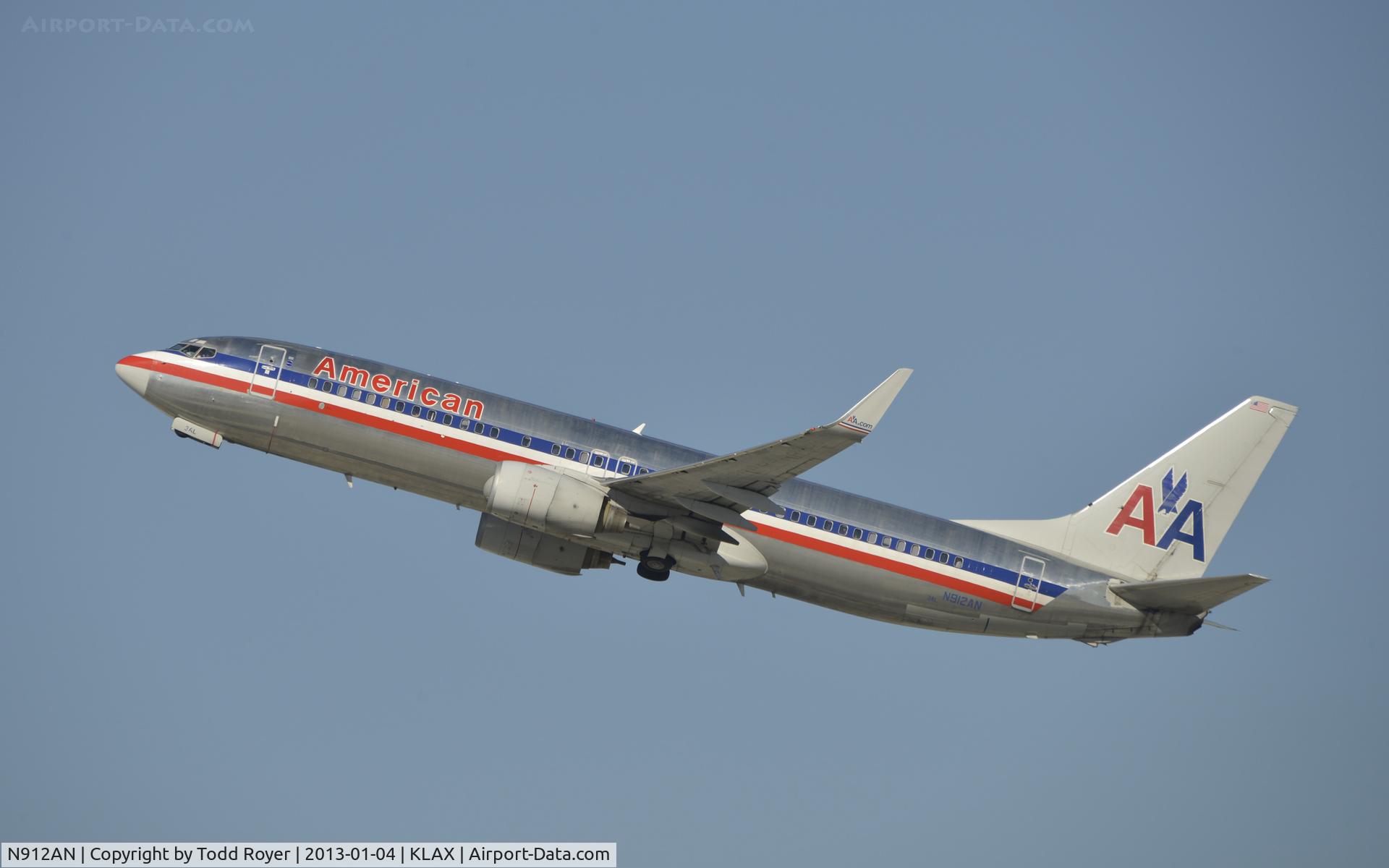 N912AN, 1999 Boeing 737-823 C/N 29513, Departing LAX