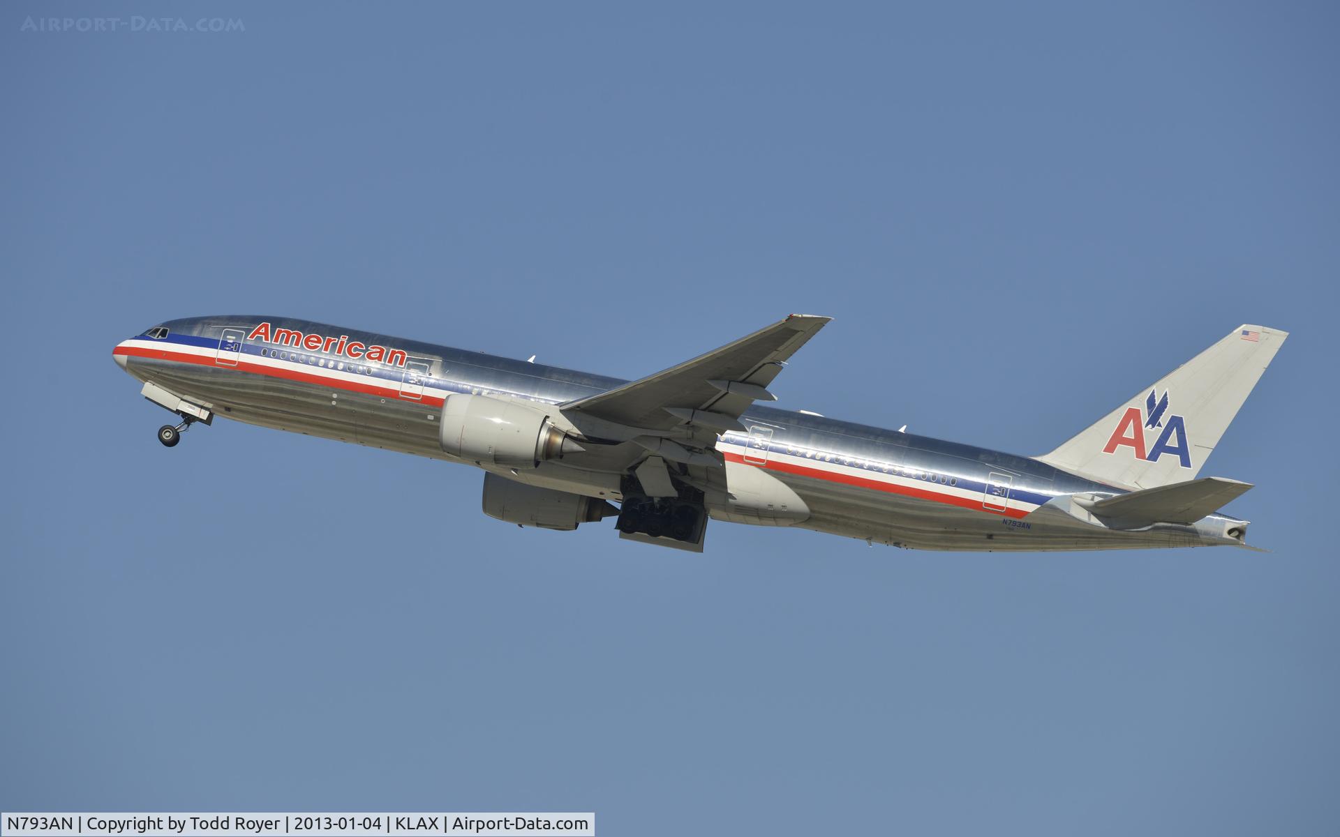 N793AN, 2000 Boeing 777-223 C/N 30255, Departing LAX