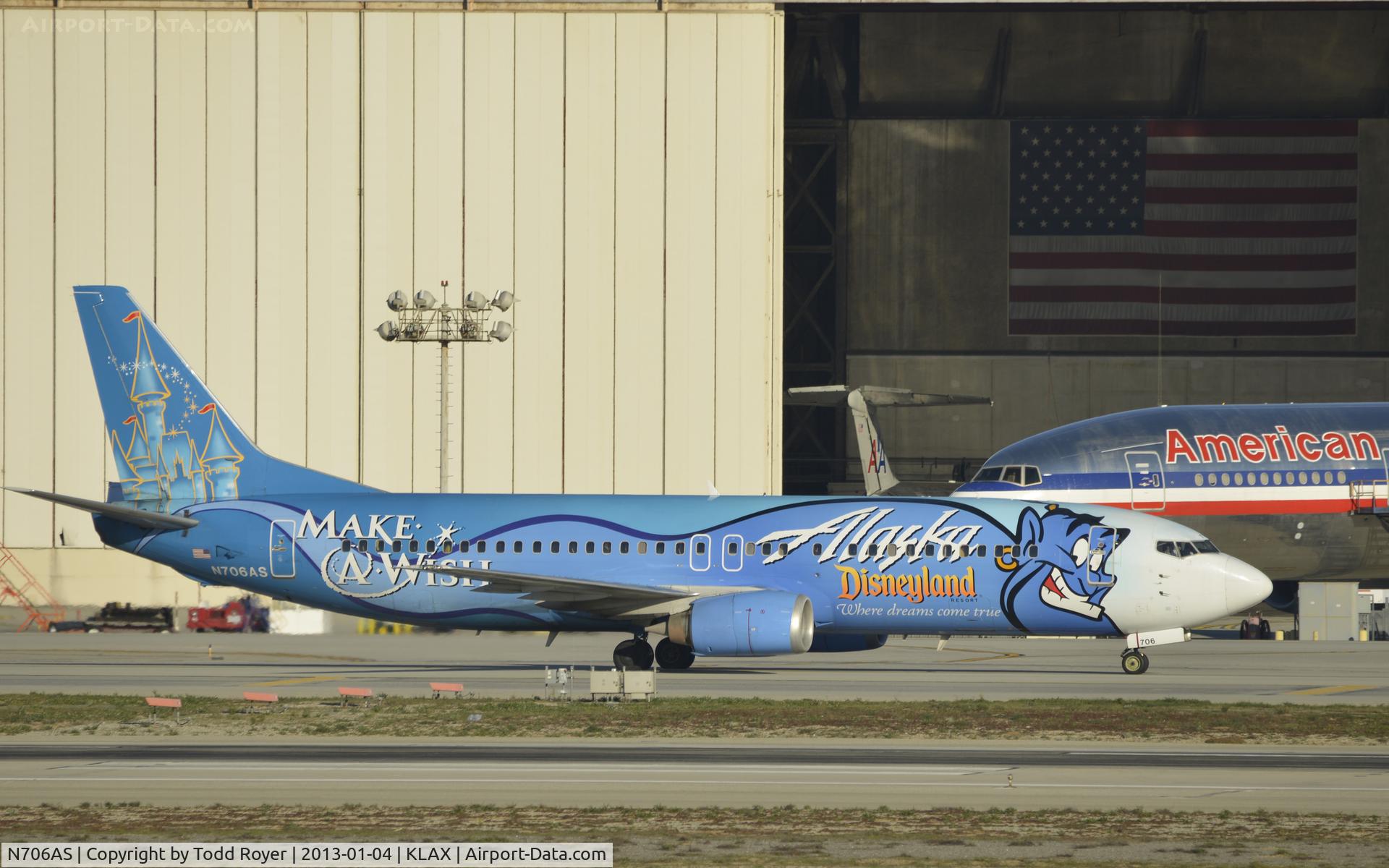 N706AS, 1998 Boeing 737-490 C/N 28894, Taxiing to gate