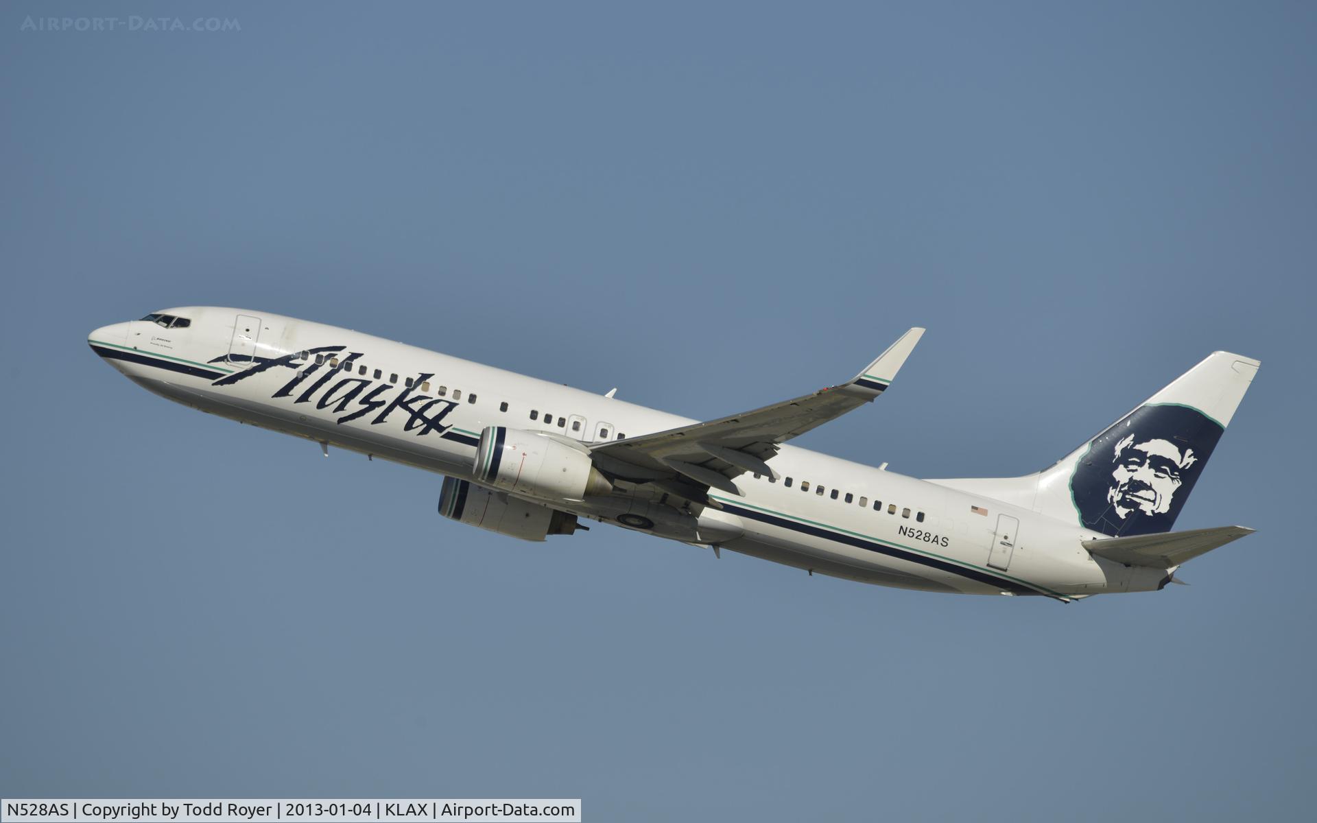 N528AS, 2009 Boeing 737-890 C/N 35695, Departing LAX