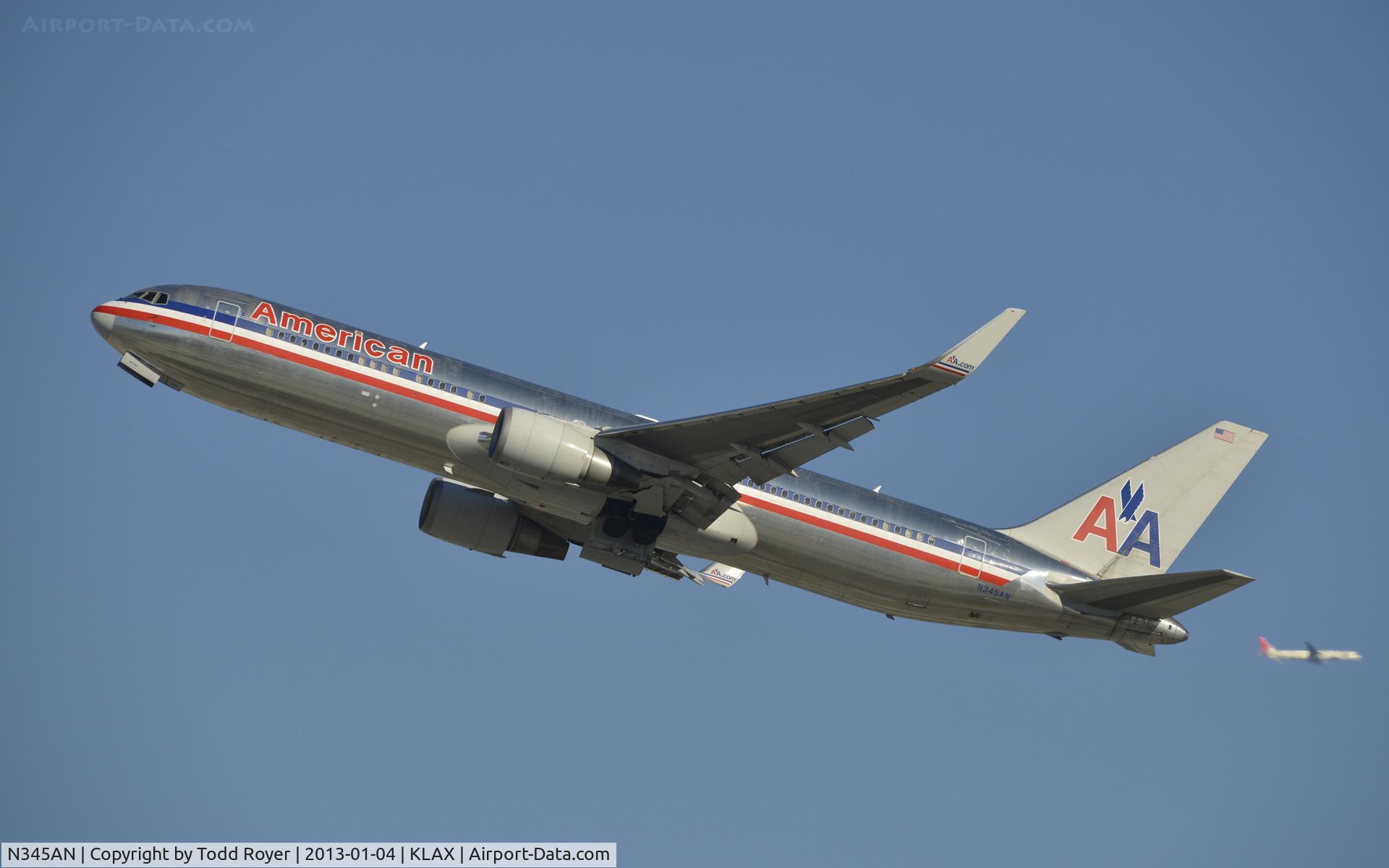 N345AN, 2003 Boeing 767-323(ER) C/N 33084, Departing LAX