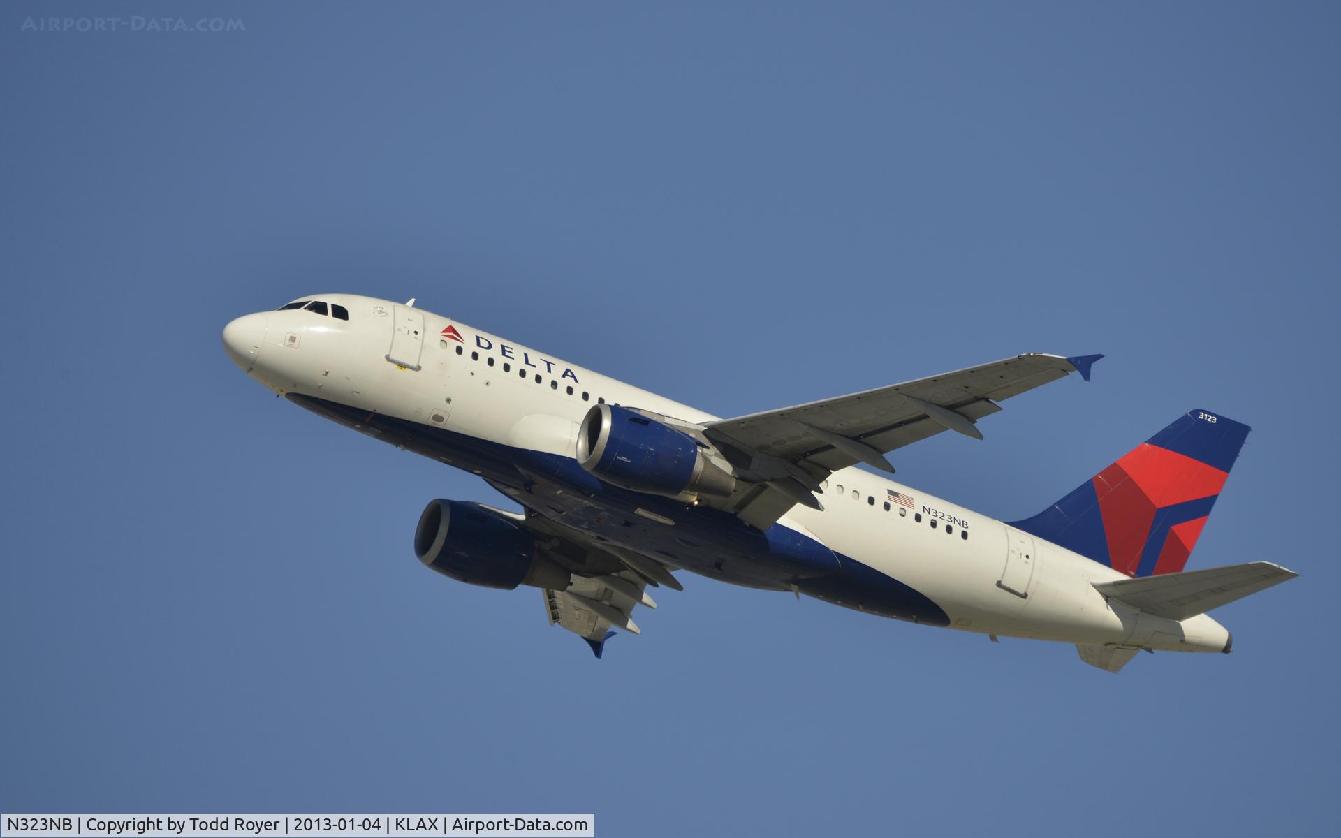 N323NB, 2001 Airbus A319-114 C/N 1453, Departing LAX