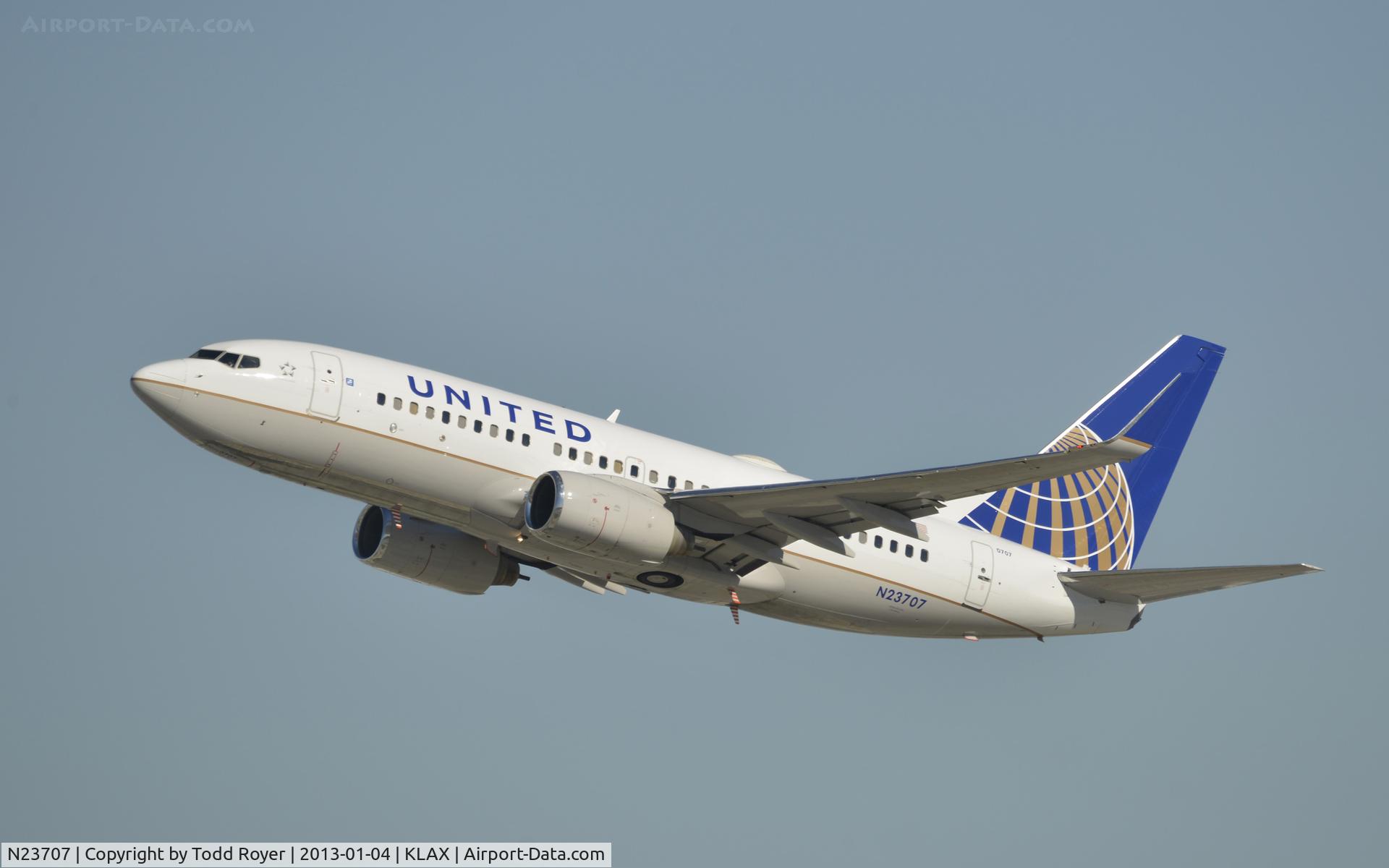 N23707, 1998 Boeing 737-724 C/N 28768, Departing LAX