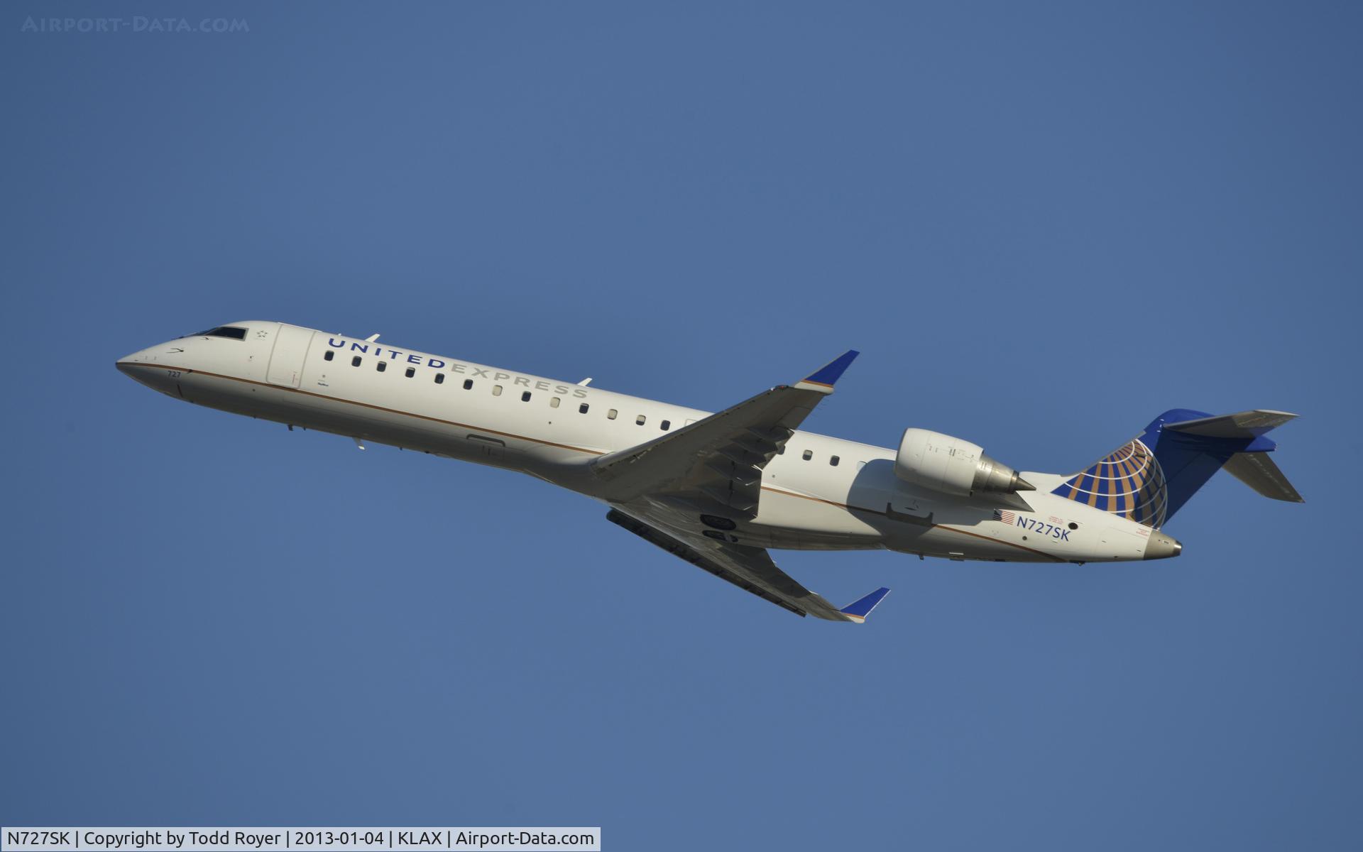 N727SK, 2005 Bombardier CRJ-701ER (CL-600-2C10) Regional Jet C/N 10191, Departing LAX