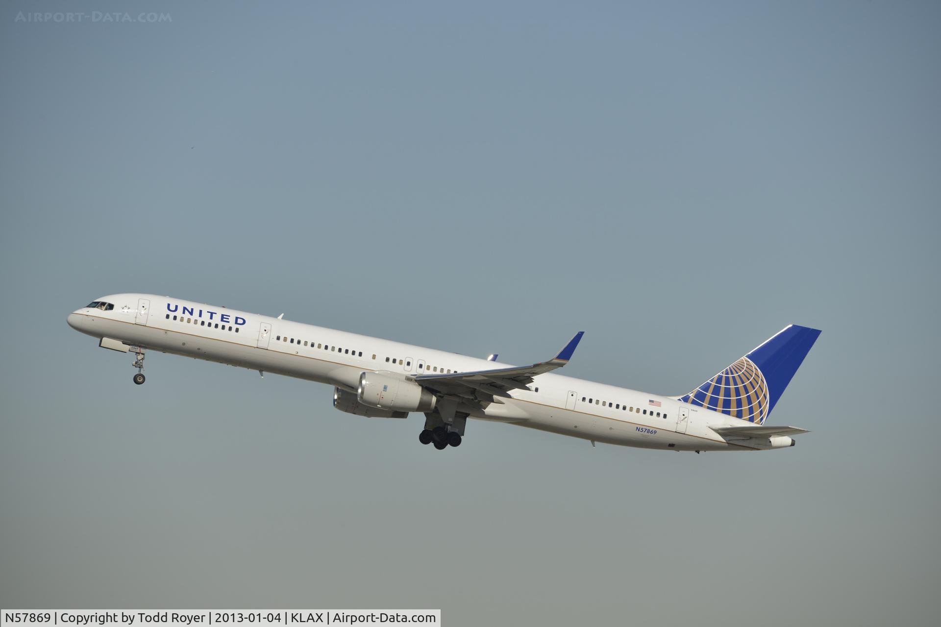 N57869, 2002 Boeing 757-33N C/N 32593, Departing LAX