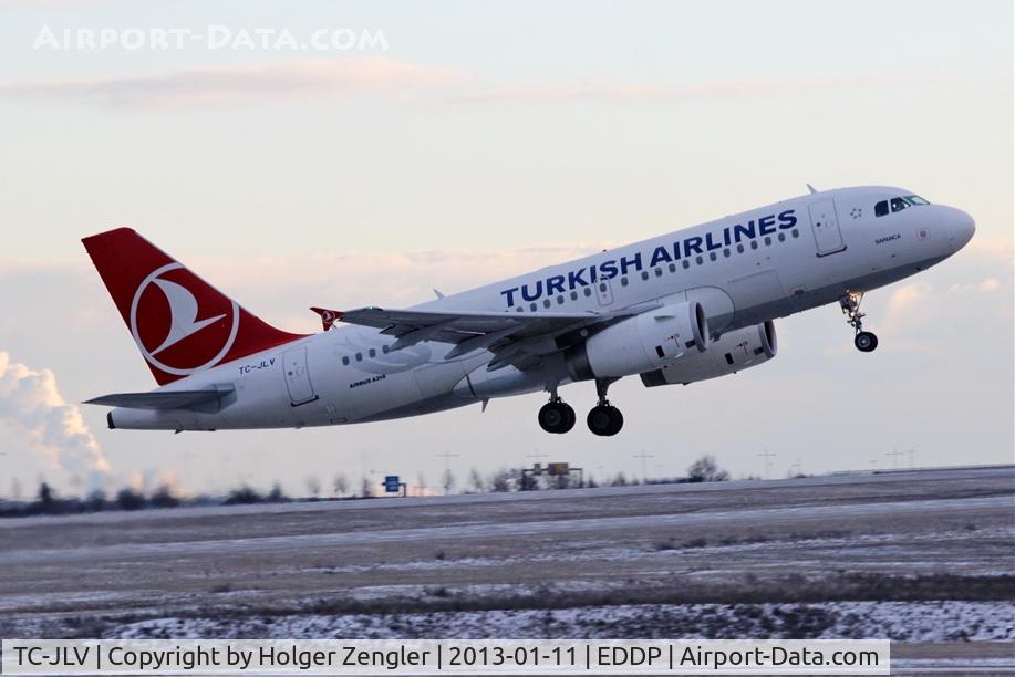TC-JLV, 2011 Airbus A319-132 C/N 4755, Also today a rather late take-off on rwy 26R....