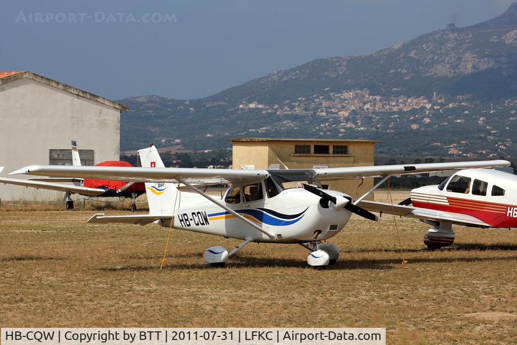 HB-CQW, 1999 Cessna 172S SP C/N 172S8288, Parked