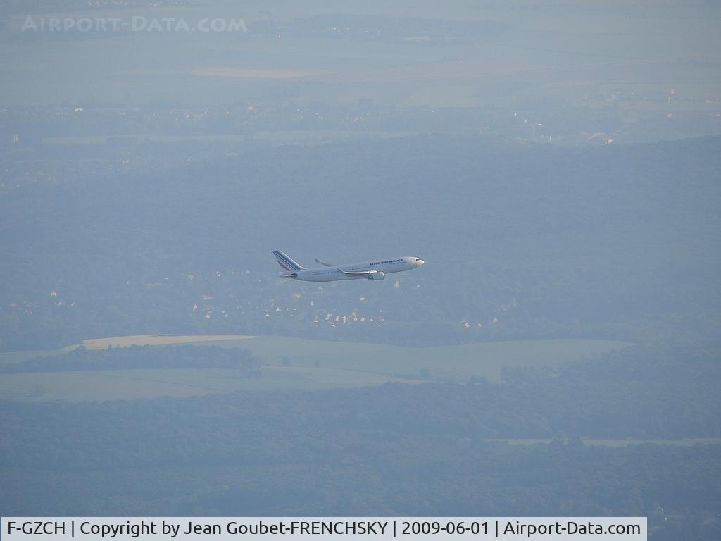 F-GZCH, 2000 Airbus A330-243 C/N 500, take off Paris CDG