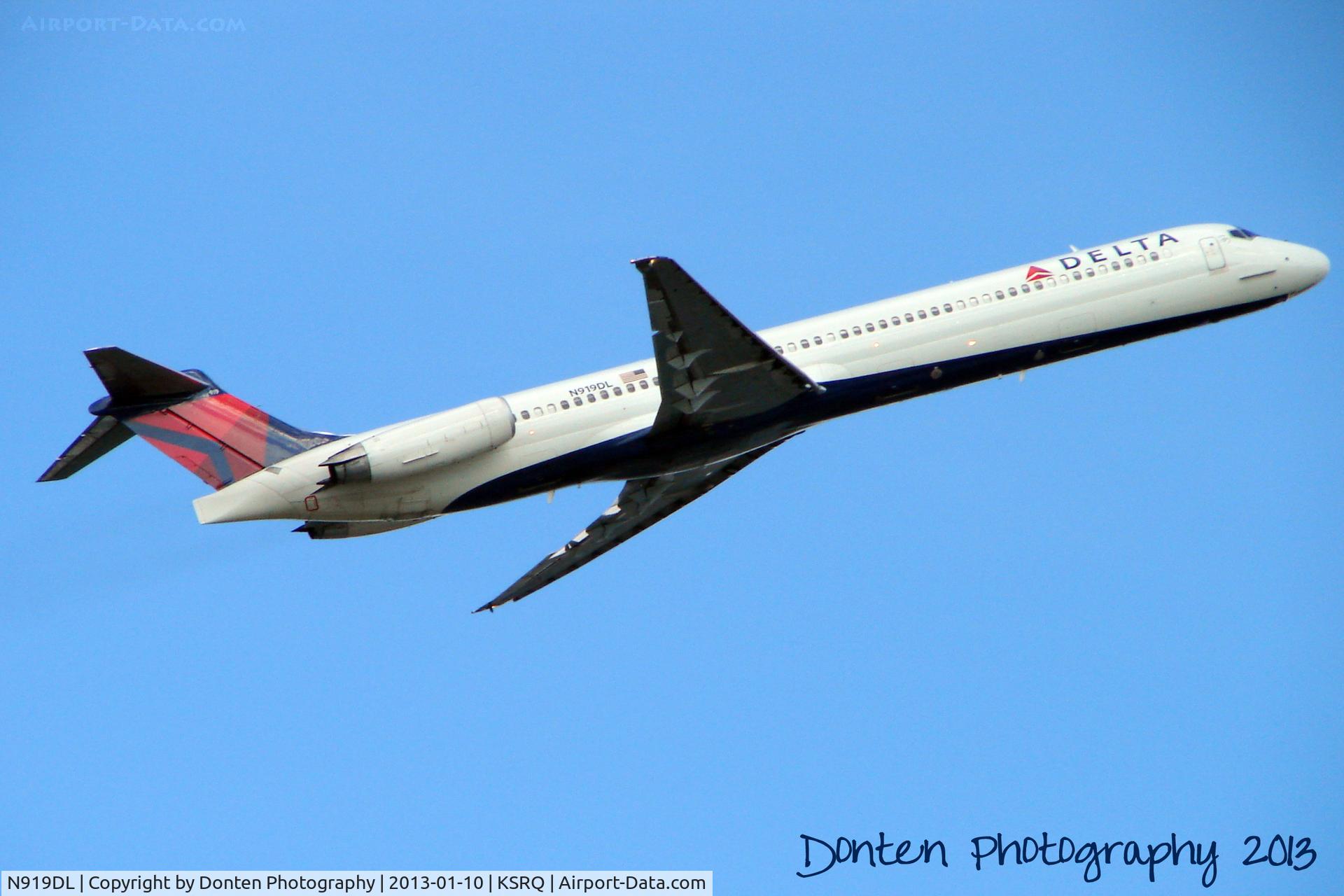N919DL, 1988 McDonnell Douglas MD-88 C/N 49584, Delta Flight 1725 (N919DL) departs Sarasota-Bradenton International Airport enroute to Hartsfield-Jackson Atlanta International Airport