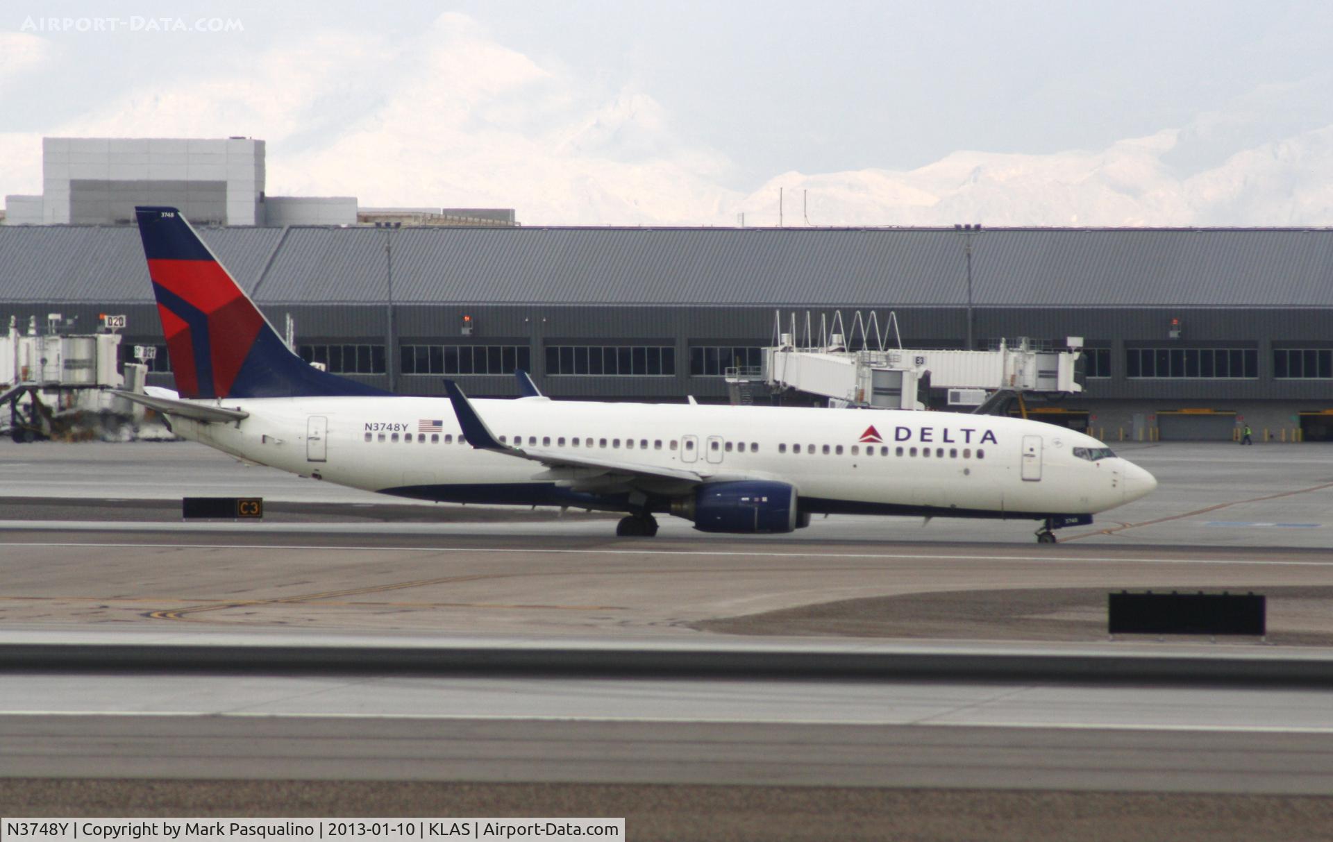 N3748Y, 2001 Boeing 737-832 C/N 30489, Boeing 737-800