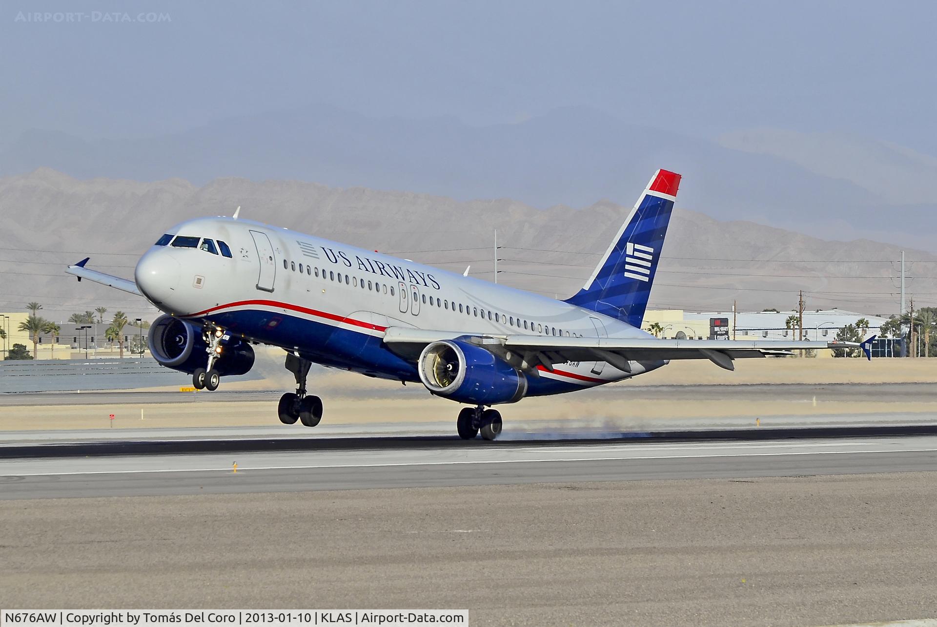 N676AW, 2005 Airbus A320-232 C/N 2422, US Airways Airbus A320-232 N676AW (cn 2422)

- Las Vegas - McCarran International (LAS / KLAS)
USA - Nevada, January 10, 2013
Photo: Tomás Del Coro