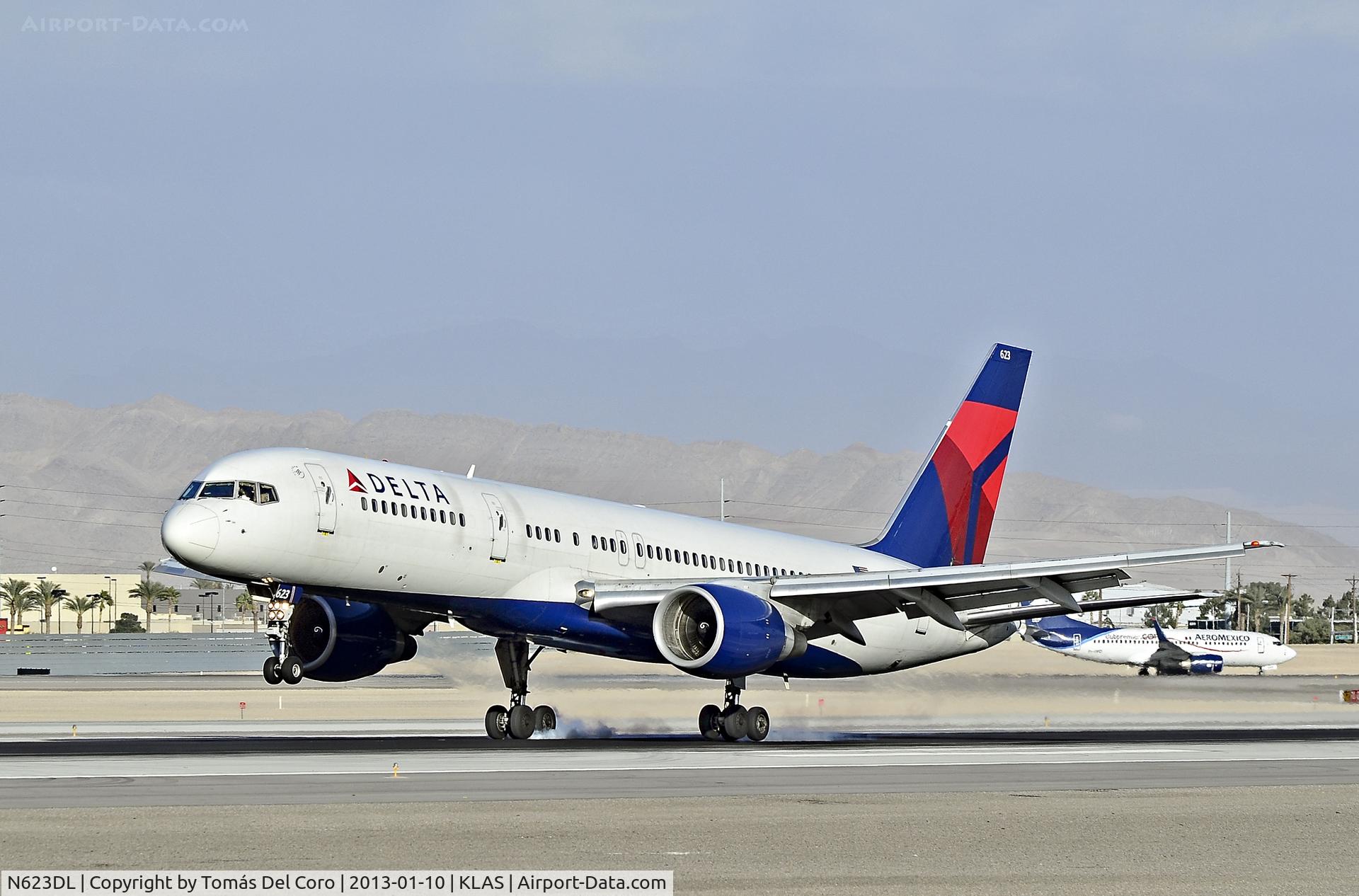 N623DL, 1987 Boeing 757-232 C/N 22913, N623DL Delta Air Lines 1987 Boeing 757-232 C/N 22913

- Las Vegas - McCarran International (LAS / KLAS)
USA - Nevada, January 10, 2013
Photo: Tomás Del Coro