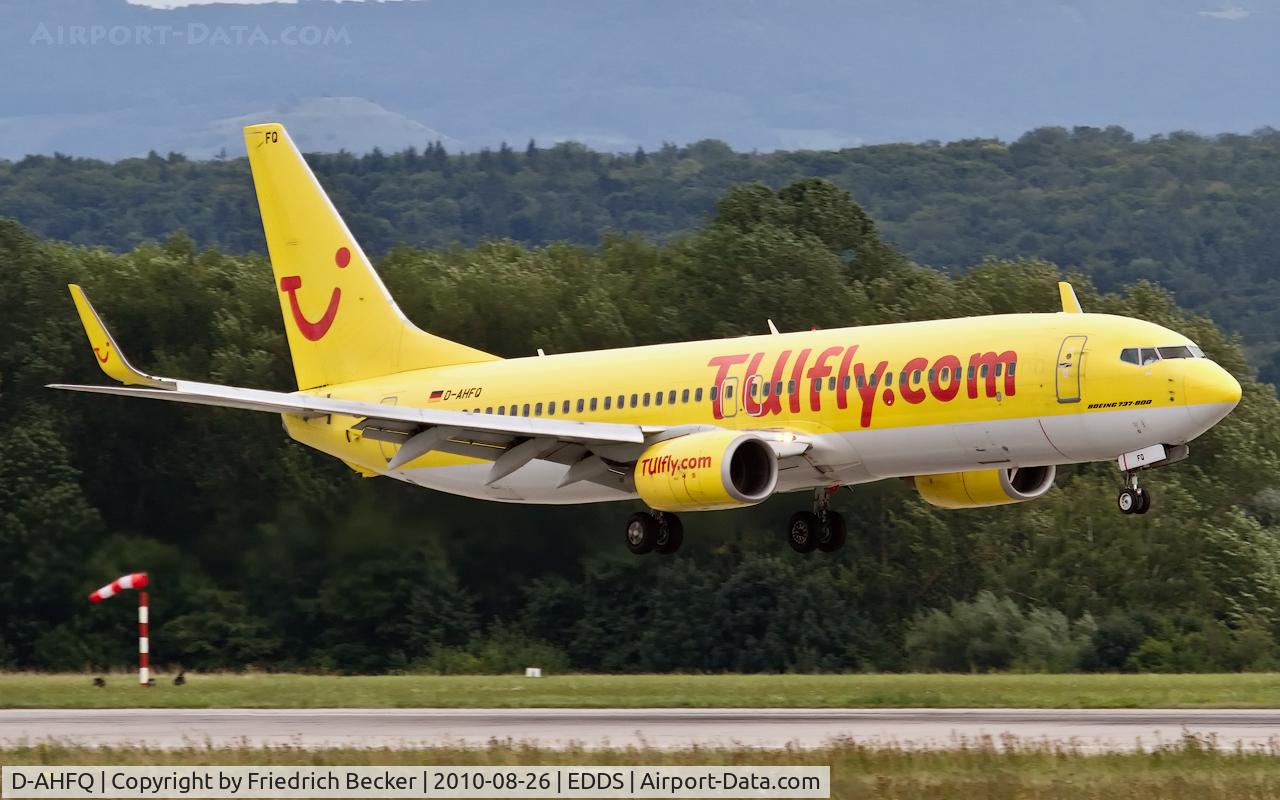D-AHFQ, 2000 Boeing 737-8K5 C/N 27992, moments prior touchdown