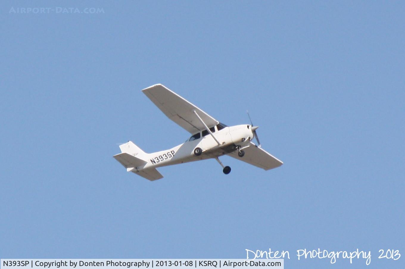 N393SP, 1999 Cessna 172S C/N 172S8290, Cessna Skyhawk (N393SP) departs Sarasota-Bradenton International Airport