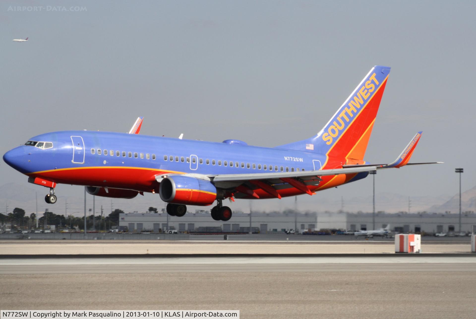 N772SW, 2000 Boeing 737-7H4 C/N 27880, Boeing 737-700