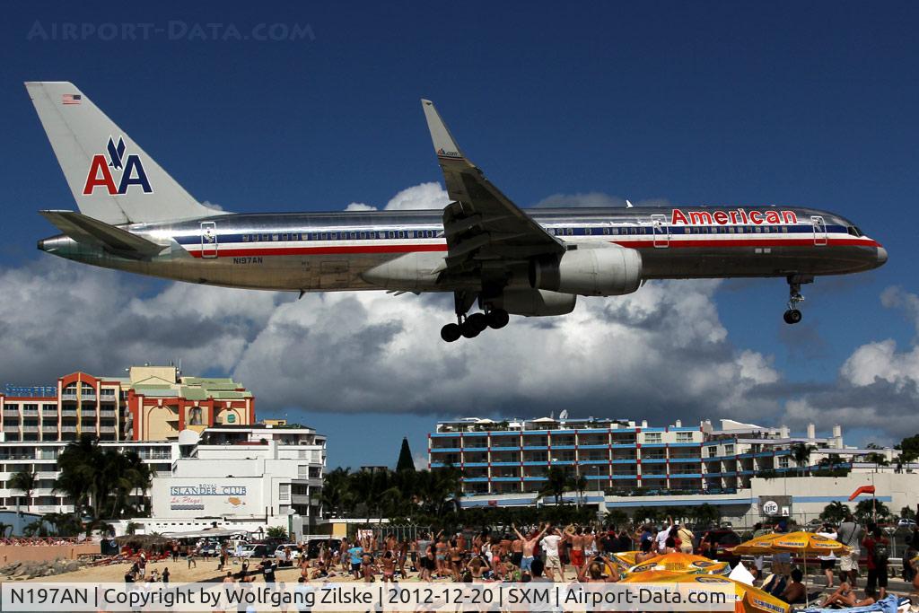 N197AN, 2001 Boeing 757-223 C/N 32391/988, visitor