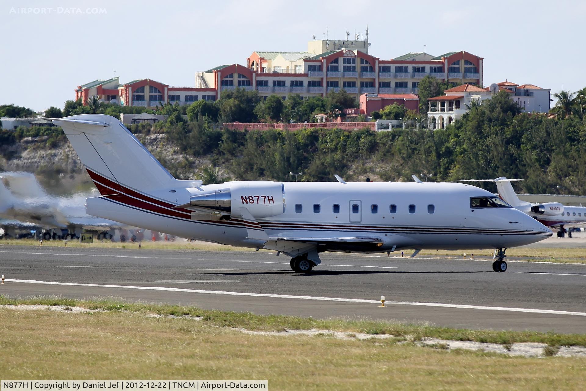 N877H, 2000 Bombardier Challenger 604 (CL-600-2B16) C/N 5445, N877H