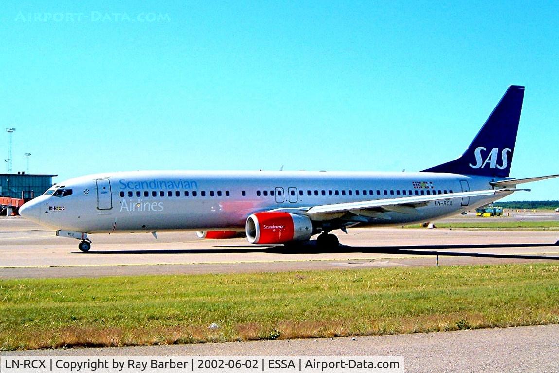 LN-RCX, 2000 Boeing 737-883 C/N 30196, Boeing 737-883 [30196] (SAS Scandinavian Airlines) Stockholm-Arlanda~SE 02/06/2002