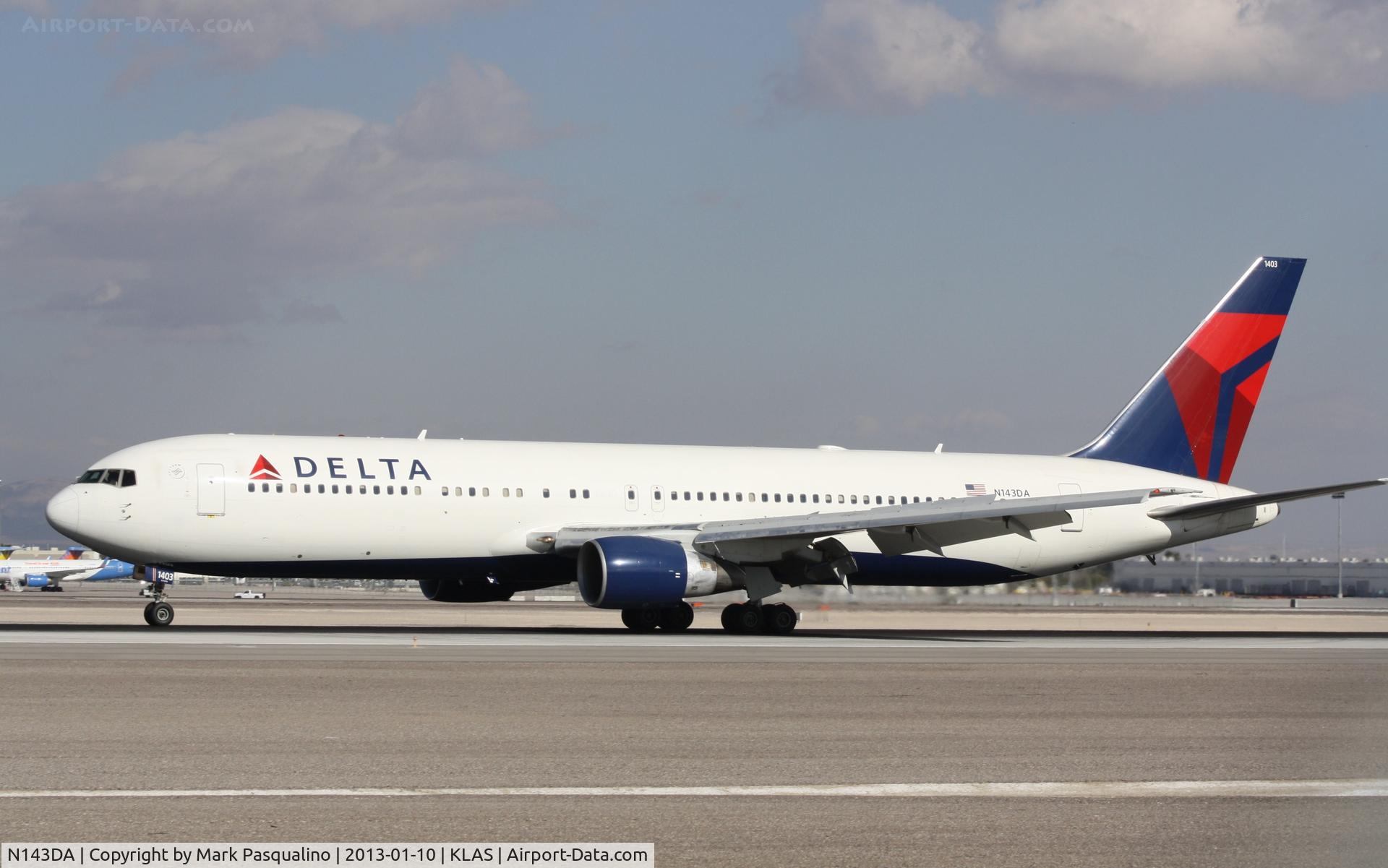N143DA, 1998 Boeing 767-332 C/N 25991, Boeing 767-300