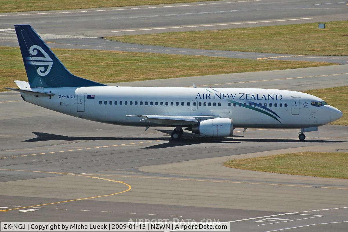 ZK-NGJ, 1999 Boeing 737-319 C/N 25609, At Wellington