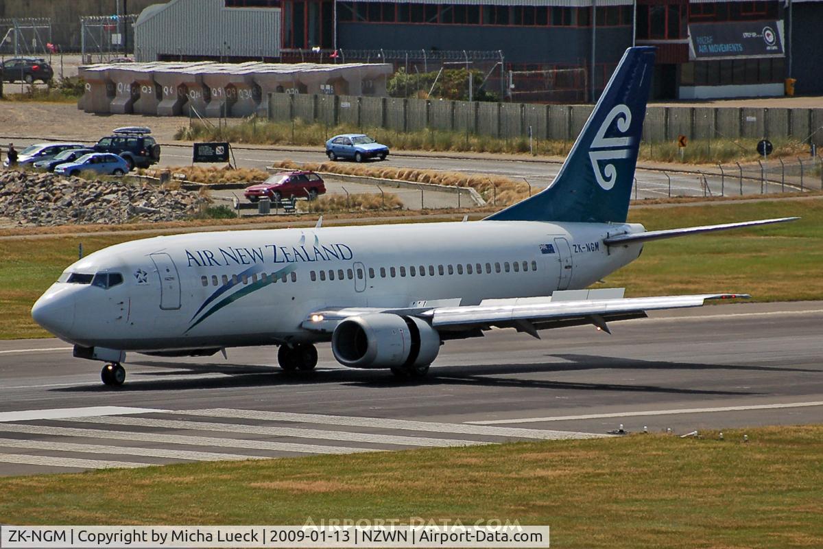 ZK-NGM, 1995 Boeing 737-3K2 C/N 28085, At Wellington