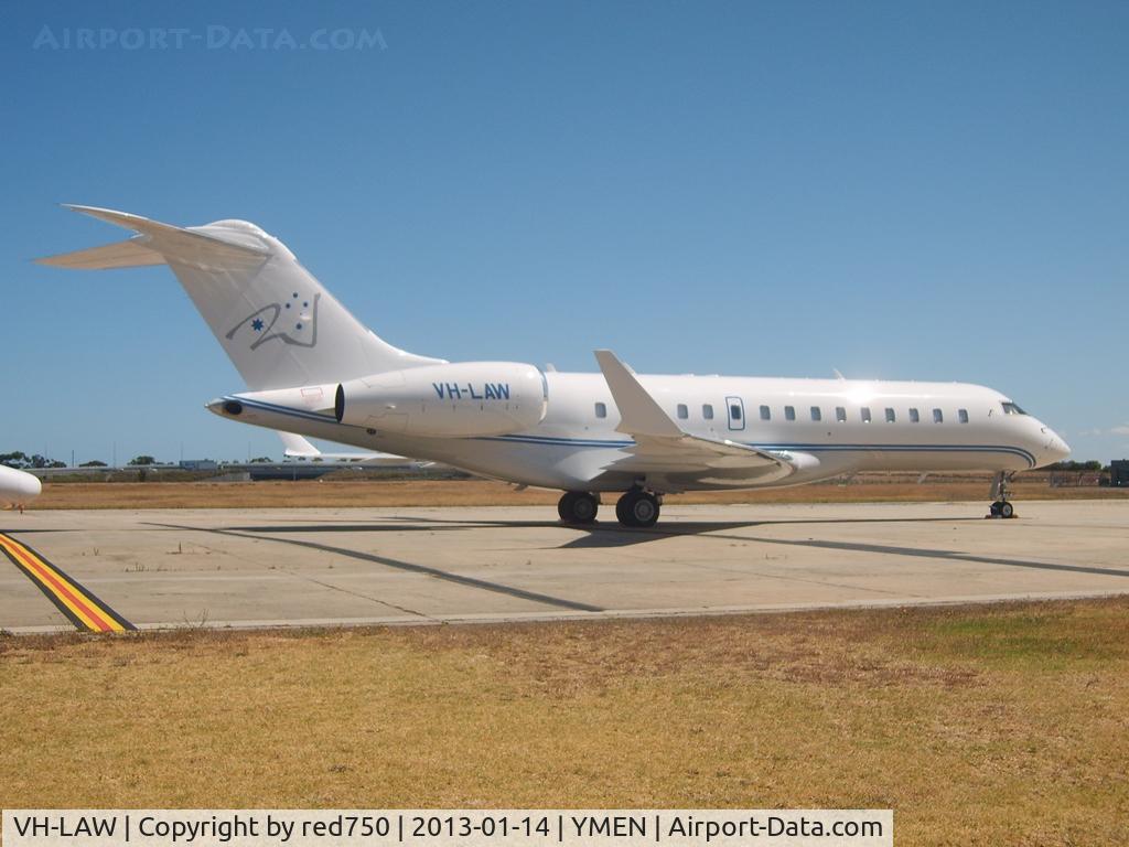 VH-LAW, 2008 Bombardier BD-700-1A10 Global Express XRS C/N 9299, VH-LAW at Essendon