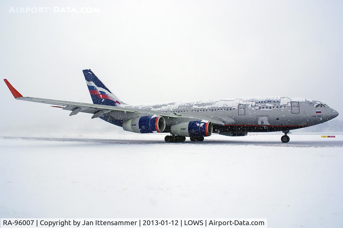 RA-96007, 1992 Ilyushin Il-96-300 C/N 74393201004, RA-96007 @ lows