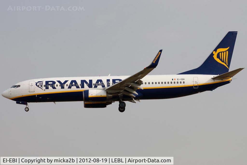 EI-EBI, 2009 Boeing 737-8AS C/N 37527, Landing