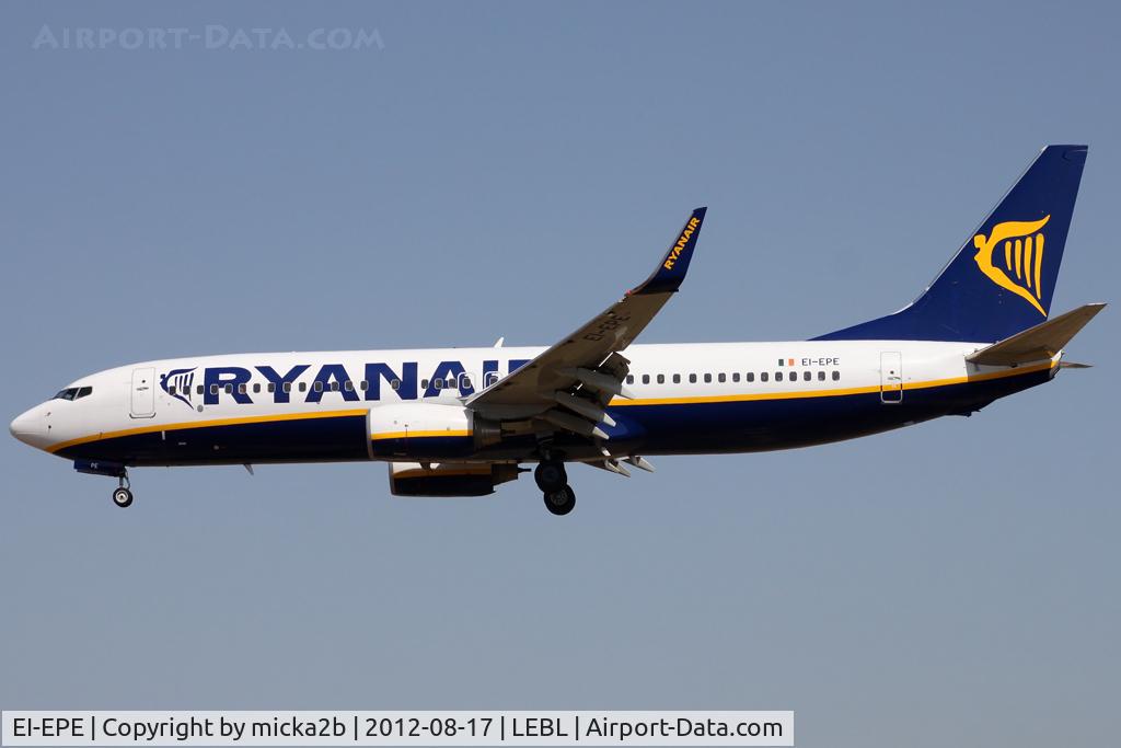 EI-EPE, 2011 Boeing 737-8AS C/N 34984, Landing