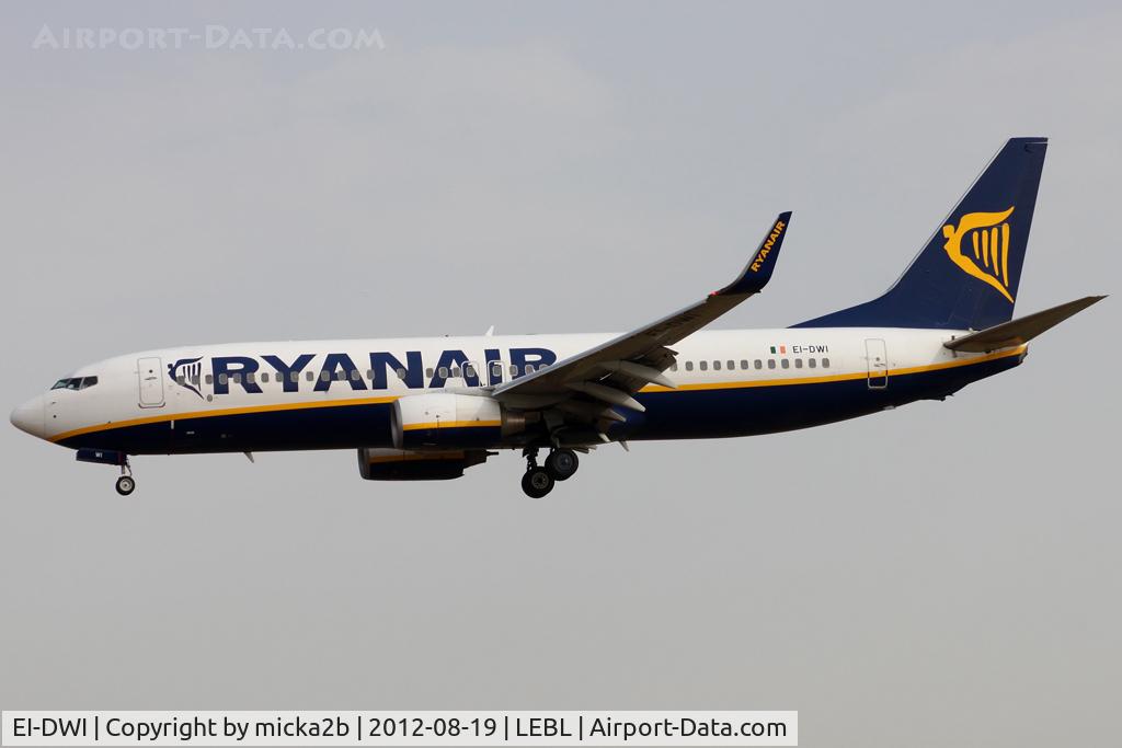 EI-DWI, 2007 Boeing 737-8AS C/N 33643, Landing