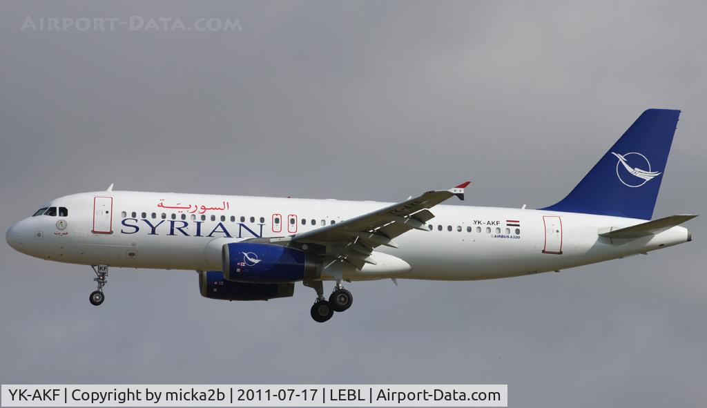 YK-AKF, 1999 Airbus A320-232 C/N 1117, Landing