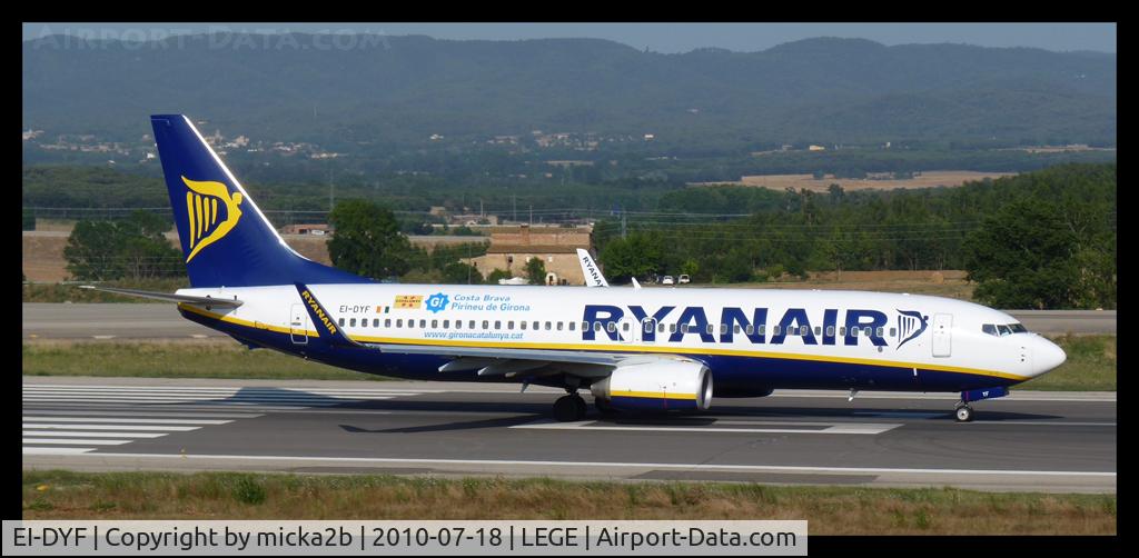 EI-DYF, 2008 Boeing 737-8AS C/N 36569, Take off