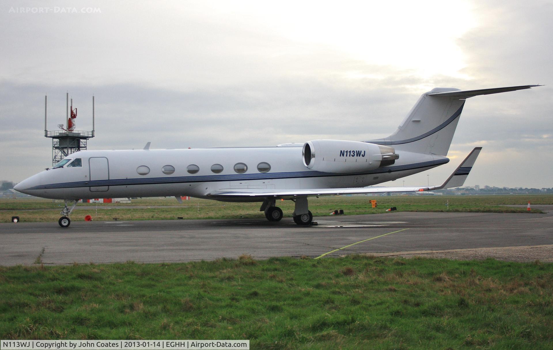 N113WJ, 1991 Gulfstream Aerospace G-IV C/N 1173, overnight stay at Sigs.