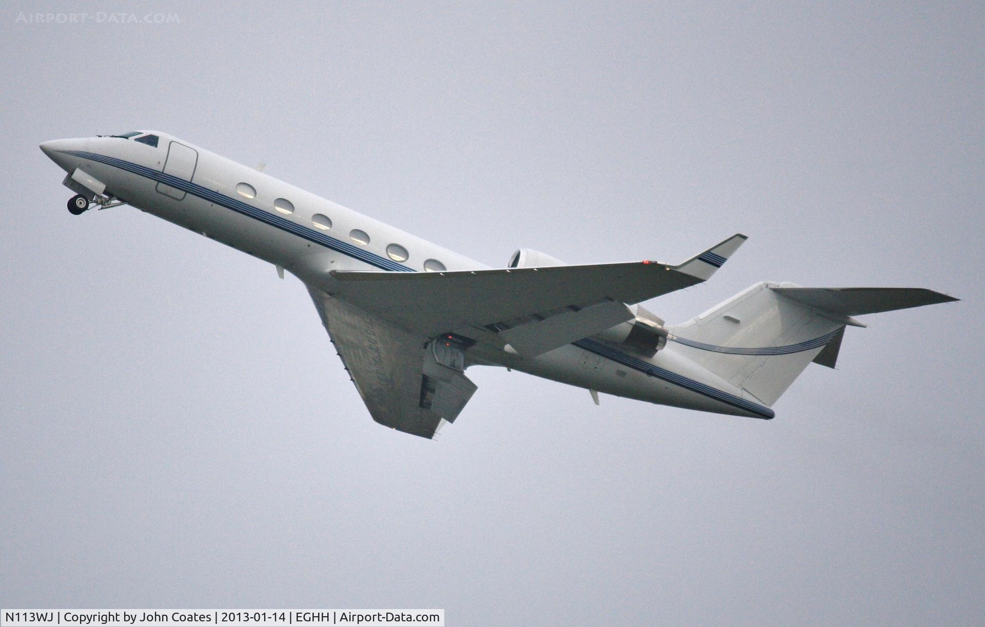 N113WJ, 1991 Gulfstream Aerospace G-IV C/N 1173, Departing after n/s