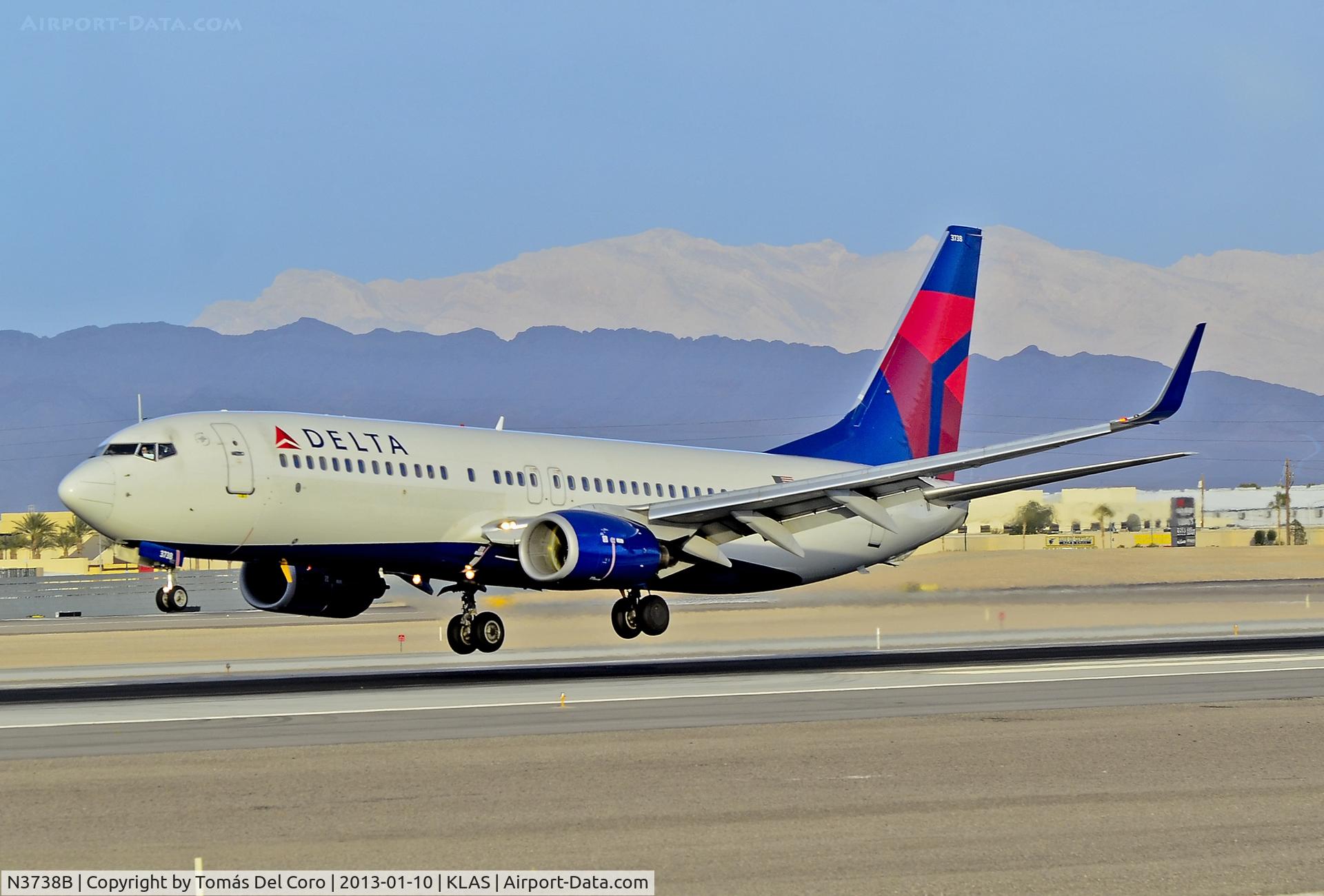 N3738B, 2000 Boeing 737-832 C/N 30382, N3738B Delta Air Lines Boeing 737-832 (cn 30382/723)

- Las Vegas - McCarran International (LAS / KLAS)
USA - Nevada, January 10, 2013
Photo: Tomás Del Coro