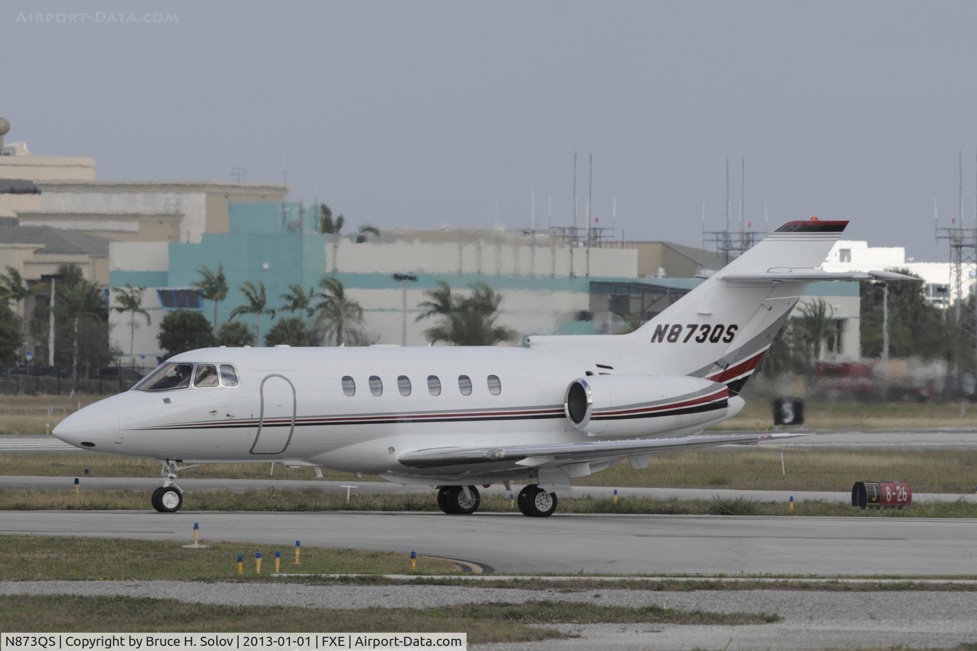 N873QS, 2002 Raytheon Hawker 800XP C/N 258573, Poised for takeoff