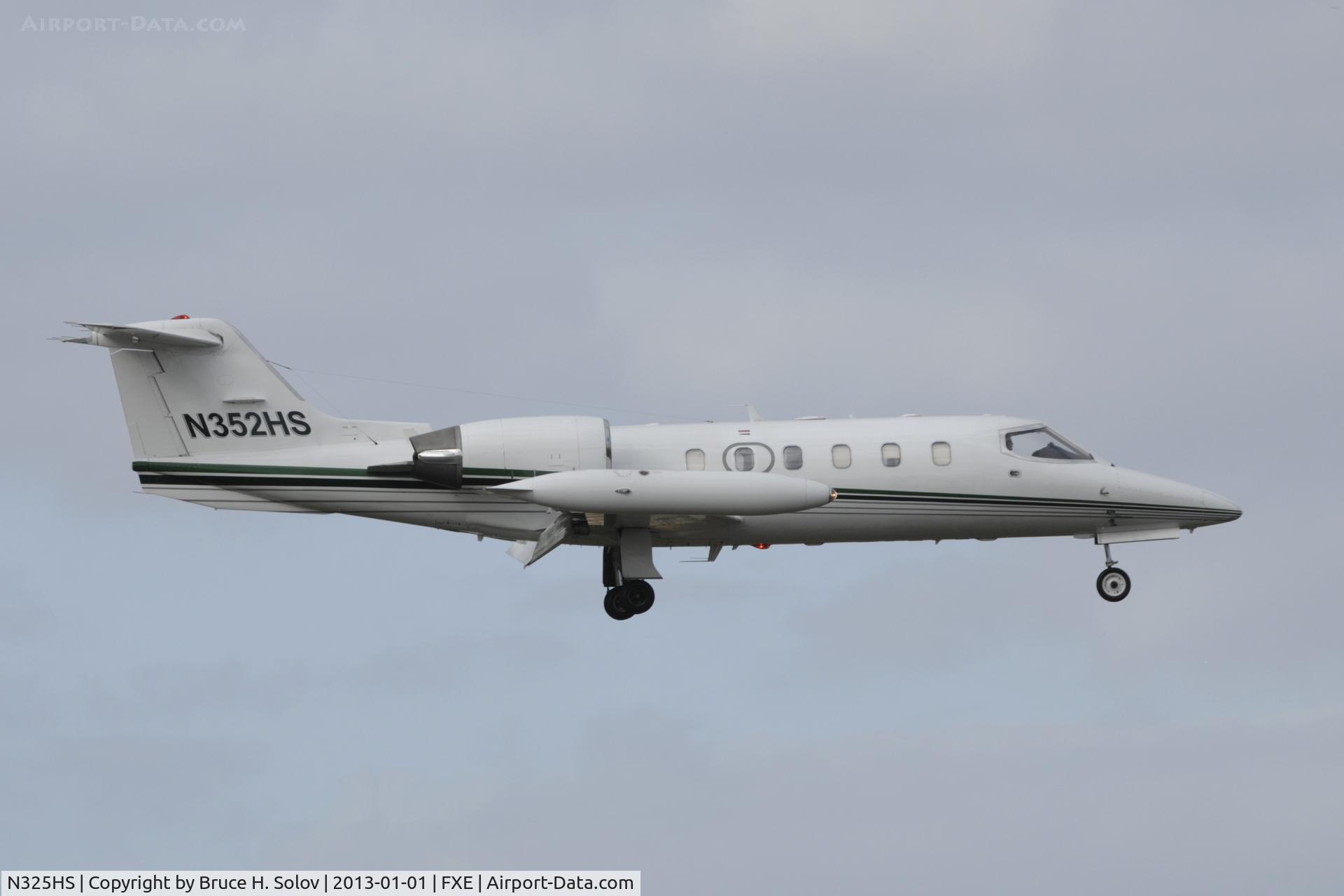 N325HS, Cessna 510 Citation Mustang C/N 510-0325, Landing runway 8