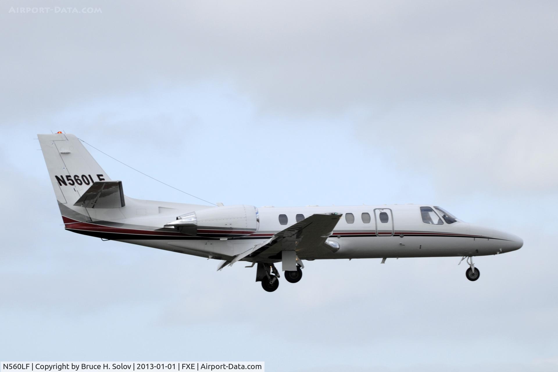 N560LF, 2004 Cessna 560 Citation Encore C/N 560-0662, Approach to runway 8