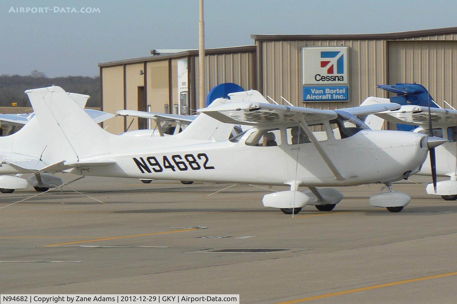 N94682, Cessna 172S C/N 172S11234, At Arlington Municipal Airport - Arlington, TX