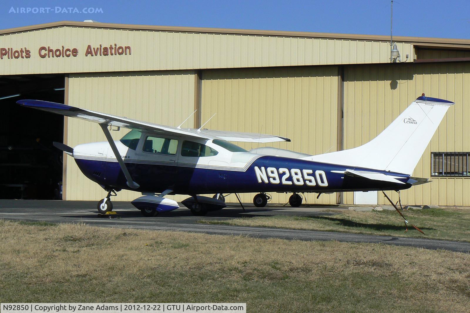 N92850, 1970 Cessna 182N Skylane C/N 18260395, At Georgetown Municipal Airport - Georgetown, TX