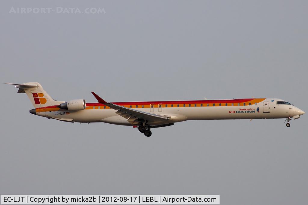 EC-LJT, 2010 Bombardier CRJ-1000ER NG (CL-600-2E25) C/N 19005, Landing