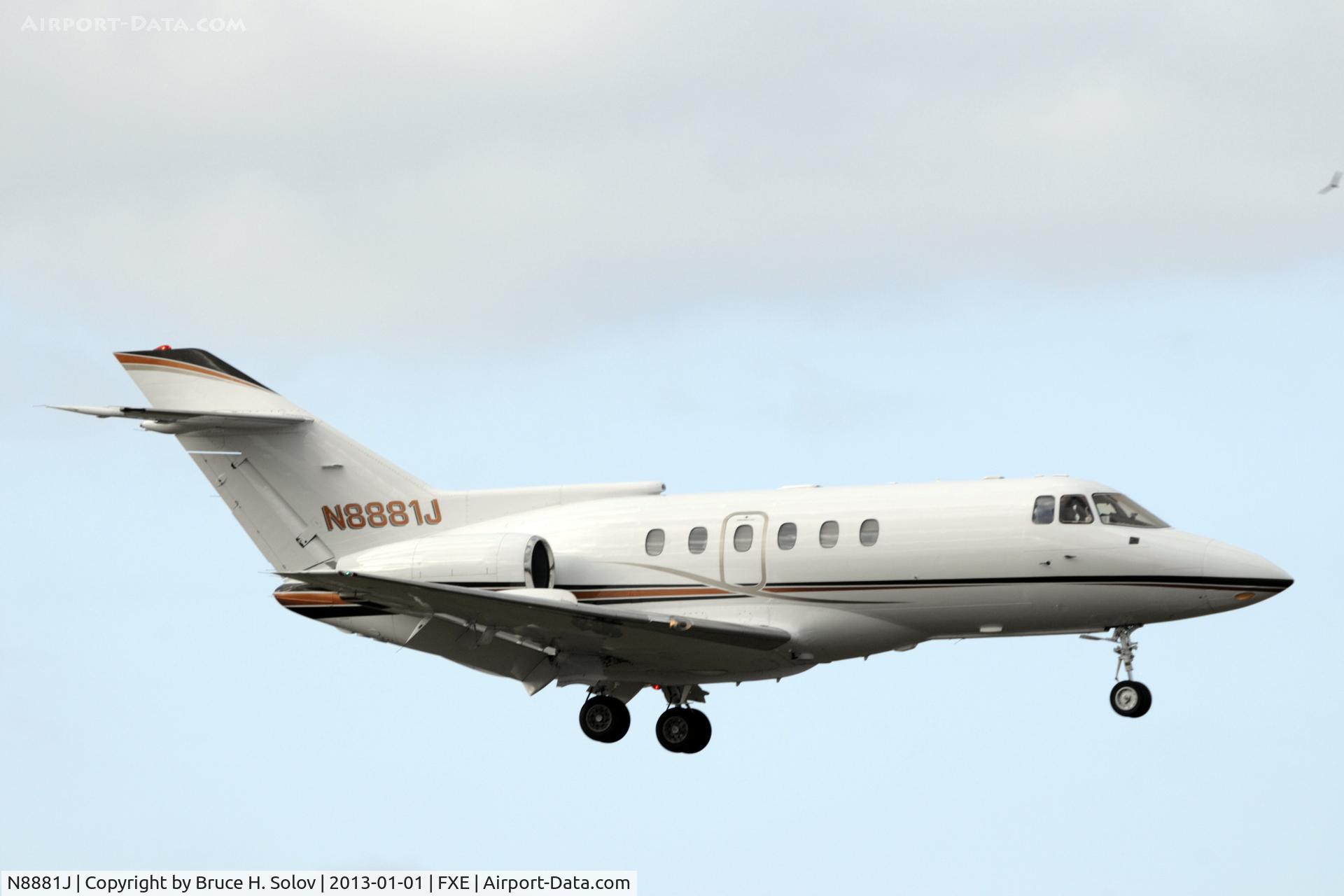N8881J, 1992 British Aerospace BAe.125-800A C/N 258219, Approach to runway 8 at KFXE
