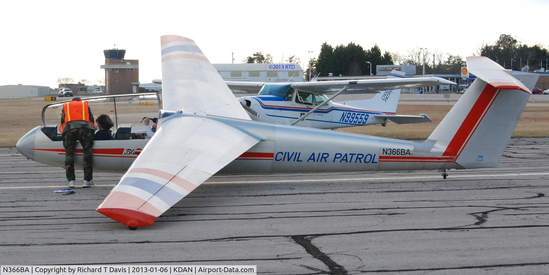 N366BA, 2000 Let L-23 Super Blanik C/N 008708, 2000 Let L23 Super Blanik in Danville Va.