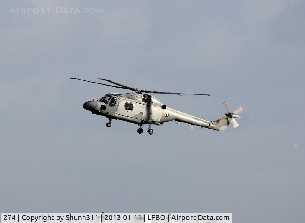 274, Westland Lynx HAS.2(FN) C/N 068, Landing 'Fato 32' for refuelling...