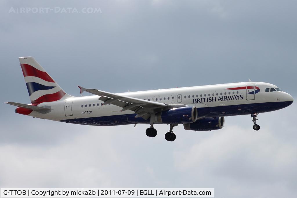 G-TTOB, 2001 Airbus A320-232 C/N 1687, Landing