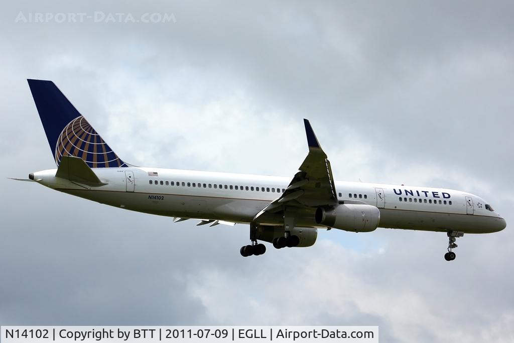 N14102, 1994 Boeing 757-224 C/N 27292, Landing