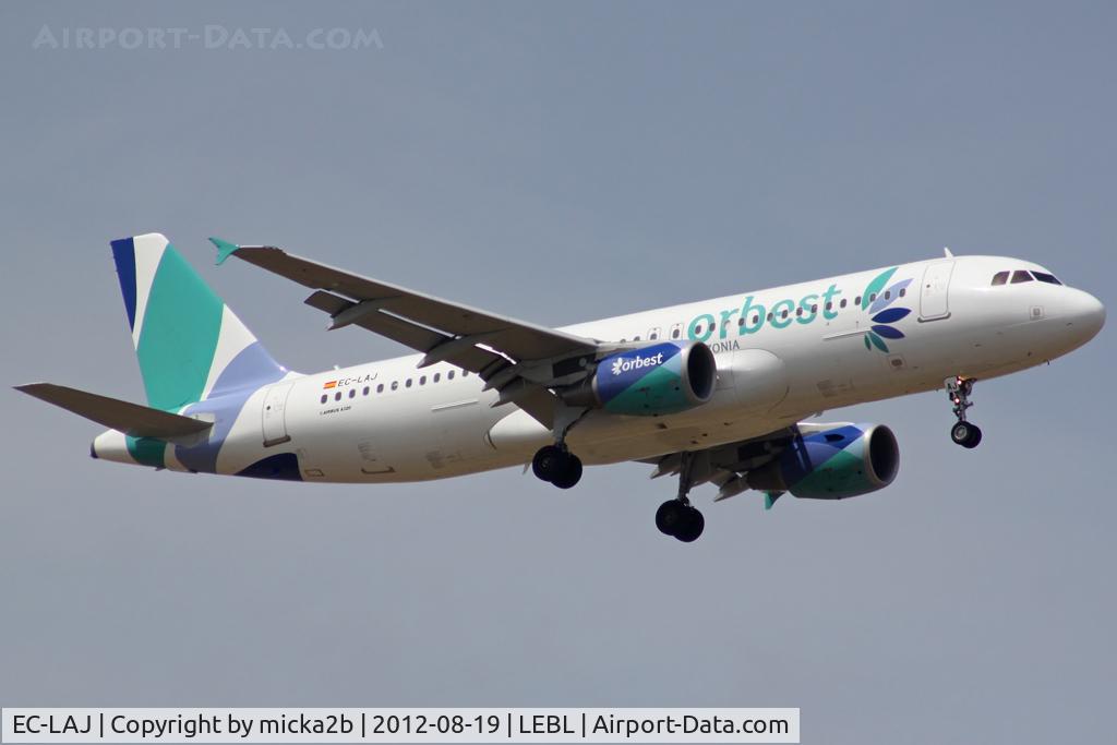 EC-LAJ, 2009 Airbus A320-214 C/N 3889, Landing